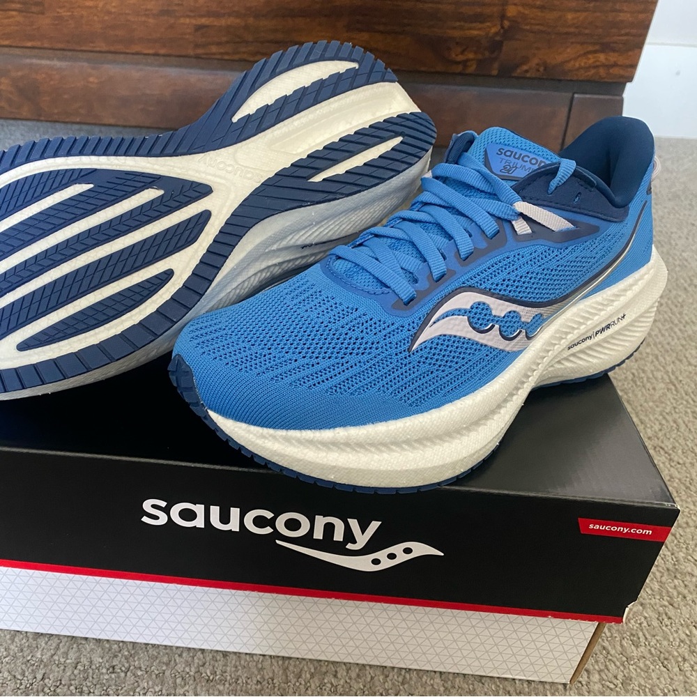 Women’s Saucony Triumph 21 Size 7.5